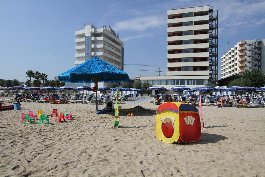 Hotel Promenade Montesilvano Marina Exterior foto